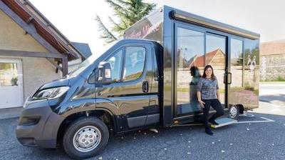 Le Salon De Coiffure Sur Quatre Roues D Anastasia Leloup Deambule Sur Les Communes De La Vacherie Amfreville Sur Iton Surville Boisemont Tostes Et Acquigny